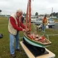 Didier et La Sainte Jeanne qui est la réplique d'un sloop
