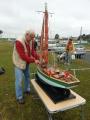 Didier et La Sainte Jeanne qui est la réplique d'un sloop