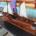 Bateau à roues à aubes latérales Le 