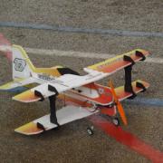 Biplan au décollage