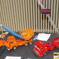 Camion grue mécanique à benne preneuse et camion de pompier mécanique