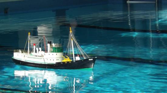 Cargo RAU dans le soleil