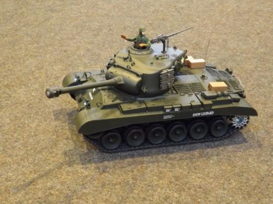 Char américain Pershing Snow Léopard