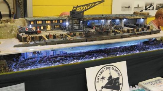Diorama d'un sous marin en calle sèche