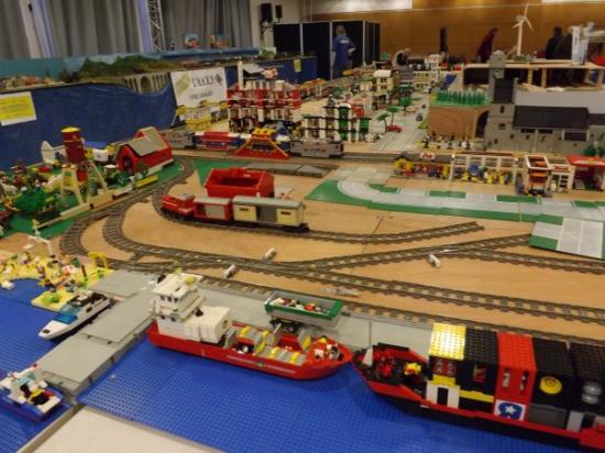 Réseau de train entièrement réalisé en 