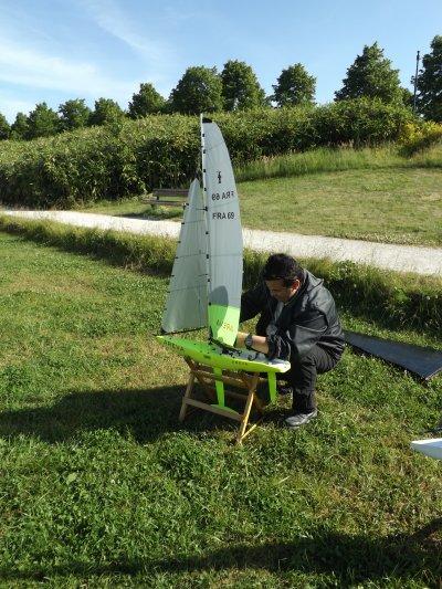 Sylvain en plein réglages de son Sea-Cret