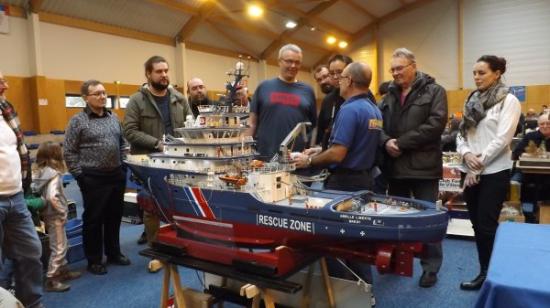 L'Abeille Liberté et ses admirateurs