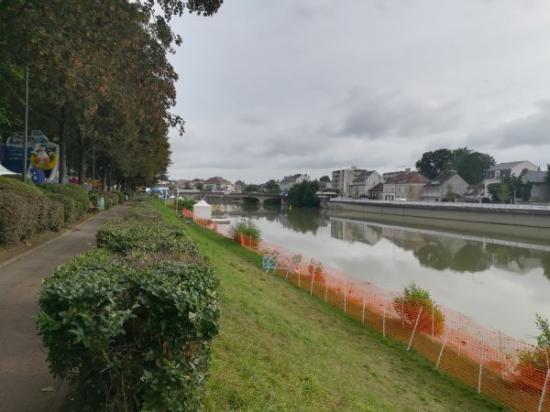 Les bords de Marne avant l'arrivée des visiteurs