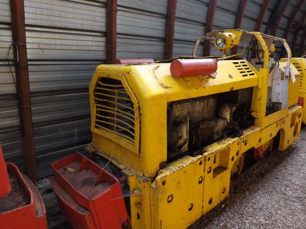 Locotracteur de mine