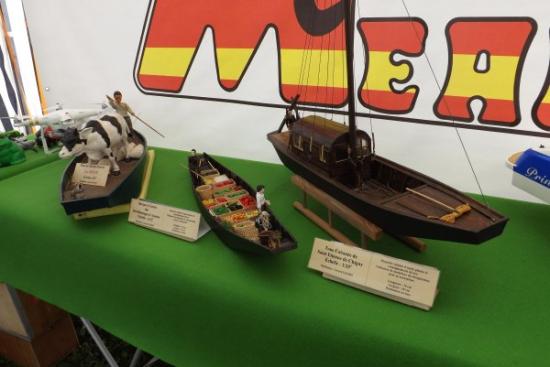 Plate du Marais Poitevin, Barque à Cornet d'Amiens, Toue Cabanée des Pays de Loire