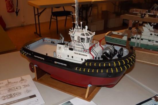 Remorqueur de haute mer Faux Bourdon