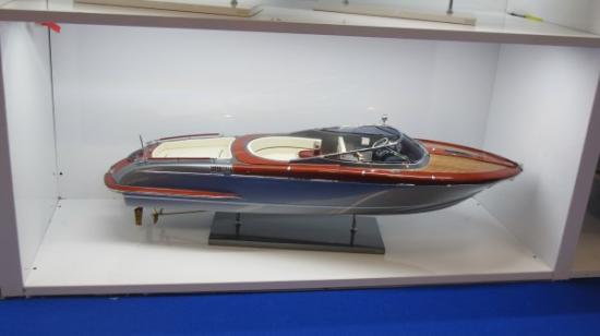 Superbe Riva de la Socité Kiade