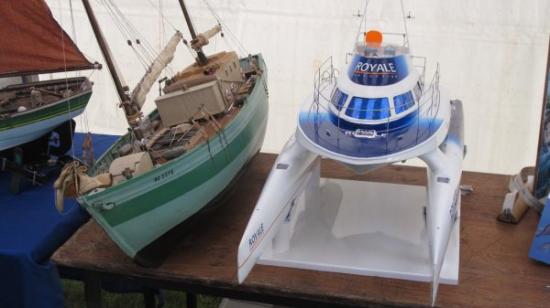 Un Chalutier et un Catamaran le 