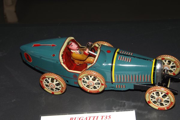 Une Bugatti T35 Paya Ballon Cord Car
