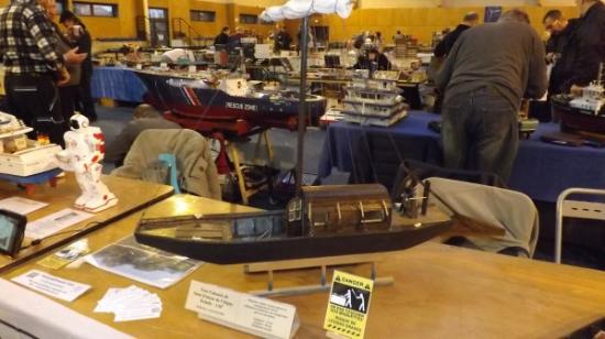 Une Toue cabanée de St Etienne de Chigny