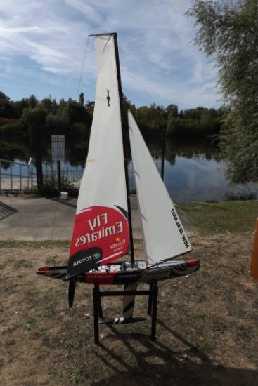 Voilier de l'América Cup Team Fly Emirates